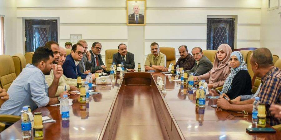 اخبار اليمن الان | اجتماع لتقييم ومناقشة الترتيبات لاستكمال اسقاط موقع مطار عدن الدولي المستقبلي