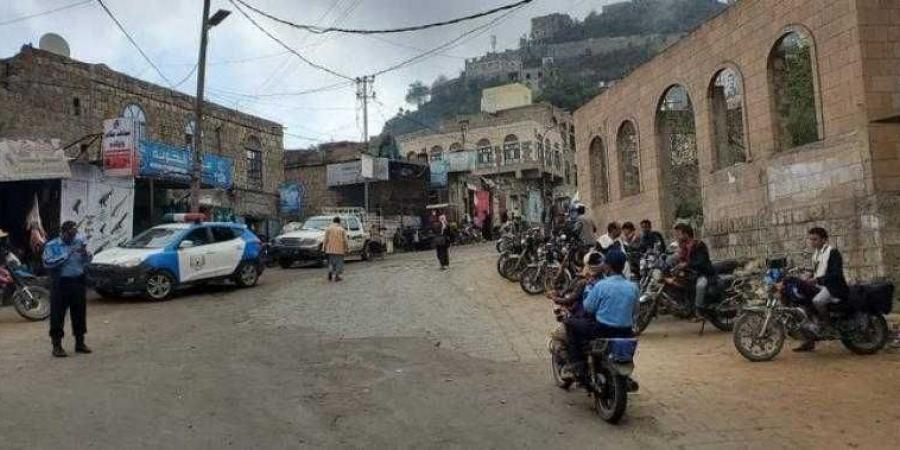 اخبار اليمن | الحوثيون يعتدون على أصحاب البسطات في حجة ويجبروهم على الاستئجار بأرضية قيادي حوثي