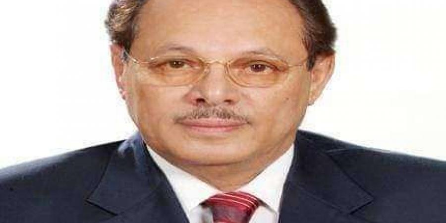 اخبار اليمن الان | أحمد علي عبدالله صالح يعزِّي الرئيس علي ناصر محمد بوفاة شقيقه