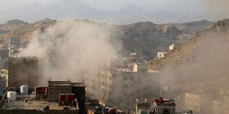 اخبار اليمن | تعز : معارك ضارية تستهدف كل شيء متحرك وغارت للطيران تحاصر المدنيين