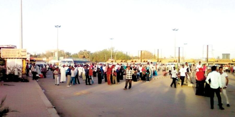 اخبار السودان من كوش نيوز - قطاع النقل والمواصلات بالخرطوم يدخل في إضراب عن العمل