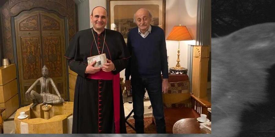 اخر اخبار لبنان  : جنبلاط يبحث آخر المستجدات مع السفير البابوي