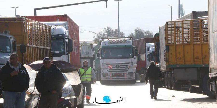 اخر اخبار لبنان  : بالصّور: اعتصام لسائقي الشاحنات في مرفأ بيروت