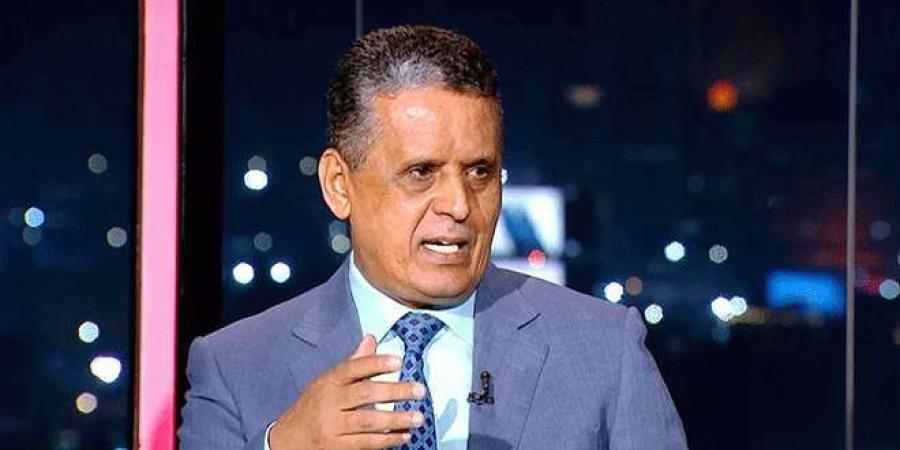 اخبار اليمن الان | قال بأنه خرج إلى زنجبار لإستفزاز أبنائها.. خبير عسكري: رئيس الوزراء لم يقدم شيء لأبناء أبين