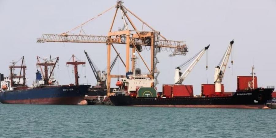 اخبار اليمن | للمرة الأولى .. ما سر ارتفاع أعداد السفن الواصلة إلى ميناء الحديدة؟! (تفاصيل)