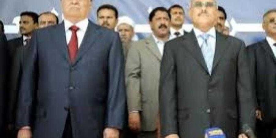 اخبار اليمن | قيادي حوثي بارز يهاجم الرئيسين صالح وهادي