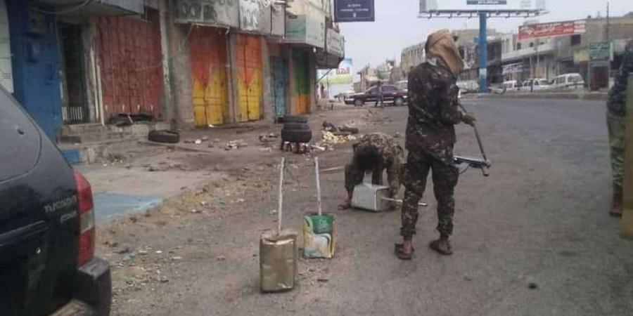 اخبار اليمن الان | بالصور.. تنفيذ حملة واسعة لازالة العشوائيات في مديرية المظفر بتعز
