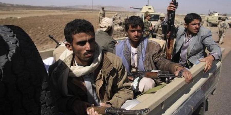 اخبار اليمن | عاجل : اندلاع اشتباكات عنيفة بالأسلحة الثقيلة بين قبائل آل الحالمي وعناصر حوثية (تفاصيل ما حدث)
