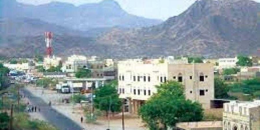 اخبار اليمن | عبوات ناسفة تغلق طريق عدن شبوة
