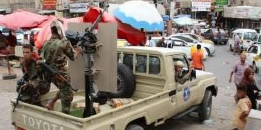 اخبار اليمن | عدن.. قوات الانتقالي تداهم منزل مسؤول أمني وتختطف سبعة جنود
