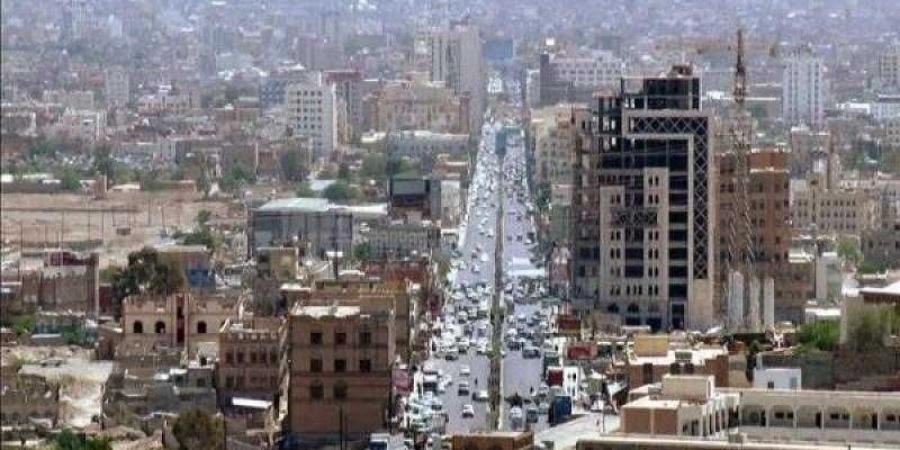 اخبار اليمن | نجل شيخ قبلي من صنعاء يوجه تهديدًا مباشرًا لعم زعيم المليشيات الحوثية