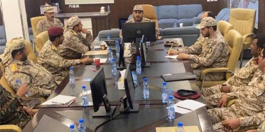 اخبار اليمن | لقاء عسكري هام لقيادة التحالف العربي في شبوة هو الأول من نوعه