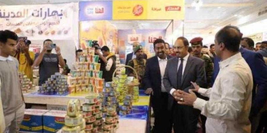 اخبار اليمن | إفتتاح أول معرض للسلع الغذائية الرمضانية بحضرموت