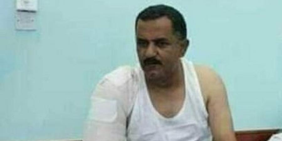 اليمن: صورة تظهر إصابة وزير الدفاع في قصف حوثي غربي تعز