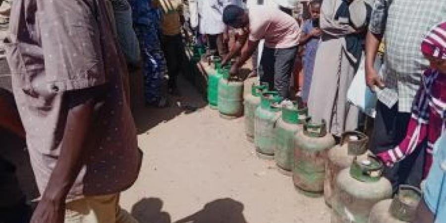 اخبار الإقتصاد السوداني - رواد معرض تخفيف أعباء المعيشة بمدني يشيدون بمهنية توزيع الغاز