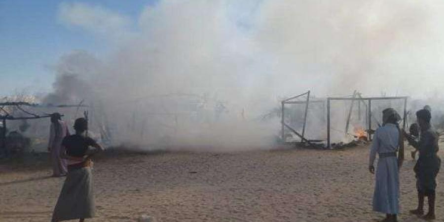 اليمن: حريق يلتهم مأوى أحد النازحين في مخيم الميل شمالي مأرب