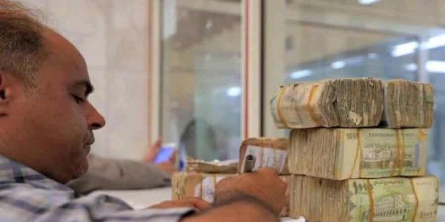 الريال اليمني يتراجع مجددا أمام العملات الأجنبية "أسعار الصرف"