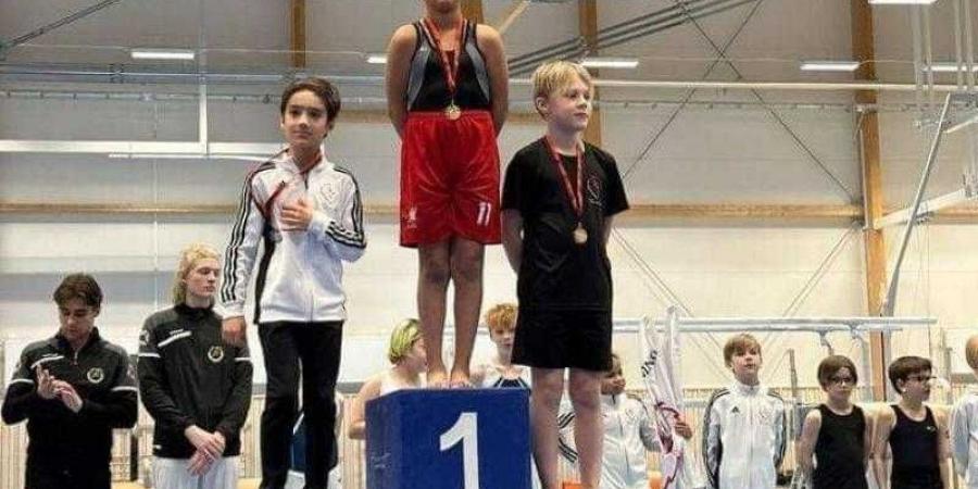 اخبار اليمن | طفل يمني يفوز بالمركز الأول في الملاكمة على مستوى أوروبا