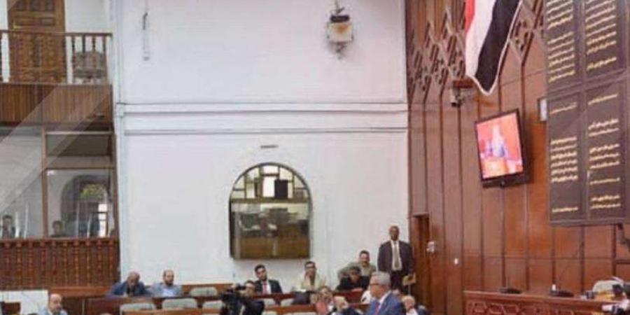 اخبار اليمن الان | الكشف عن حدوث فوضى وانسحابات داخل برلمان صنعاء عقب حدوث هذا الامر