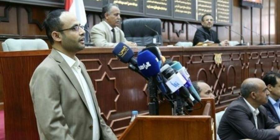 اليمن: قانون حوثي يخوّل الجماعة بالاستحواذ على الودائع المالية في البنوك