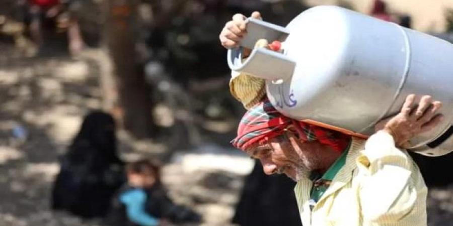 اخبار اليمن | مع قرب حلول شهر رمضان أزمة الغاز المنزلي تخنق اليمنيين
