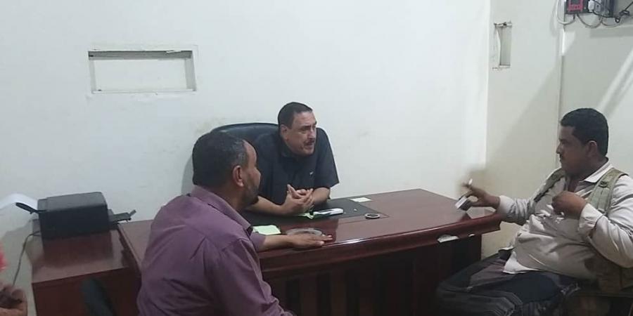 مدير أمن العاصمة عدن يتفقد قسمي شرطة كريتر وخور مكسر