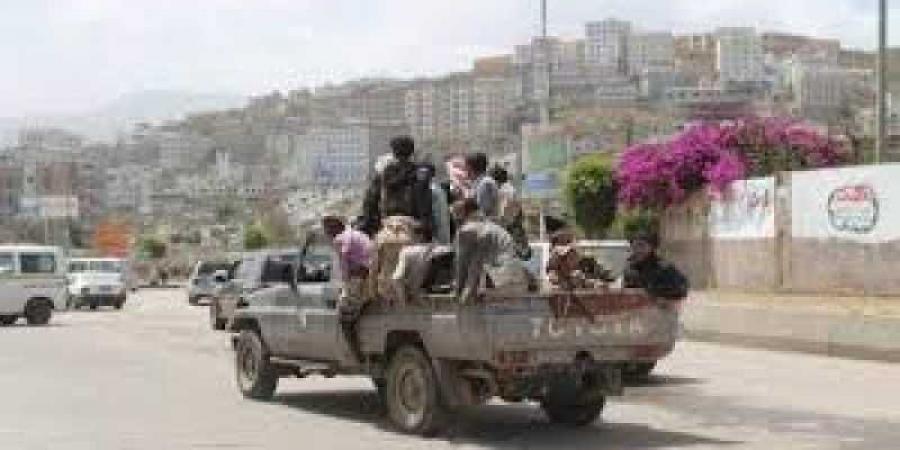 اخبار اليمن | محافظة إب: اندلاع اشتباكات بينية داخل أسرة المتوكل الحوثية وسط سوق للقات وسقوط عدة جرحى
