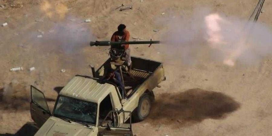 اخبار اليمن | اندلاع المعارك في 8 جبهات ومقتل عقيد في الجيش اليمني وإصابة آخرين
