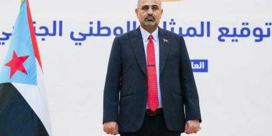 اخبار اليمن | الزُبيدي يعلن رسميا تراجعه عن الإنفصال ويدعو الرافضين للحاق بالركب
