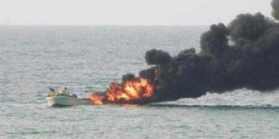 اخبار اليمن | تفاصيل استهداف سفينة حربية قبالة الساحل الغربي لليمن