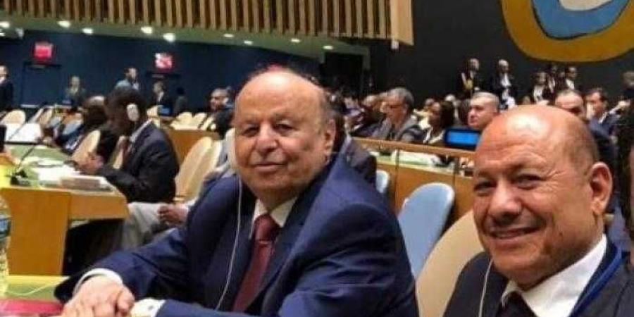 اخبار اليمن | خبير عسكري:  العليمي يكمل ما بدأه الرئيس هادي.. خطوة موفقة!!