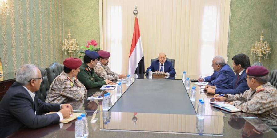 اخبار اليمن | الرئيس العليمي يجتمع باللجنة الأمنية العليا في العاصمة المؤقتة عدن