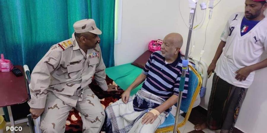 اللواء التميمي يزور أركان حرب المنطقة الثانية للاطمئنان على حالته الصحية