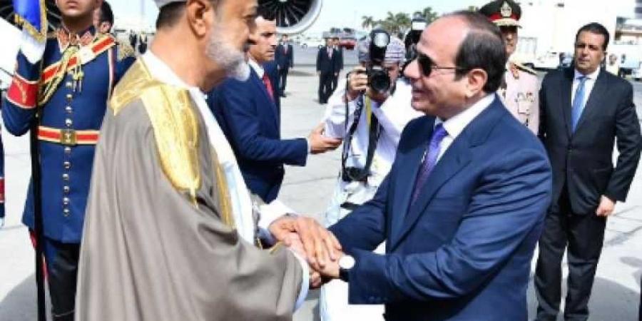 اخبار اليمن | ما سبب زيارة سلطان عمان المفاجئة إلى مصر بعد غيابه عن القمة العربية؟