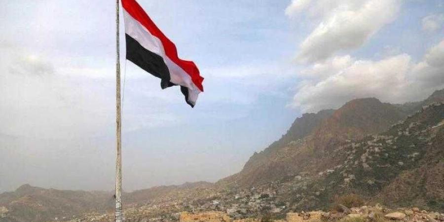 اخبار اليمن | أعلام الوحدة اليمنية تزين صنعاء والإعلام الرسمي يرفض بث الأغاني الوطنية