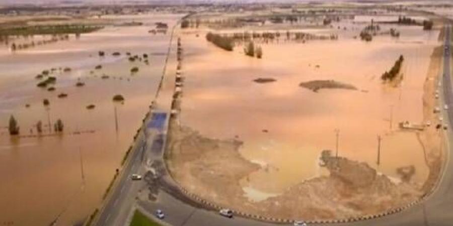انهيار جزئي لسد في السعودية والسلطات تصدر بيانا (صور + فيديو)