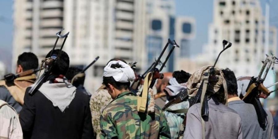 اخبار اليمن | رسمياً .. الحوثي يكشف عن آخر الجهود العمانية بشأن مرتبات موظفي الدولة في صنعاء