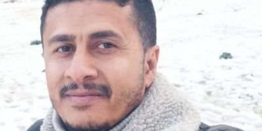 اخبار اليمن | بن عطية : جريمة أن تجد مسؤول هارب يستلم راتب أكثر من ثلاثين معلم !