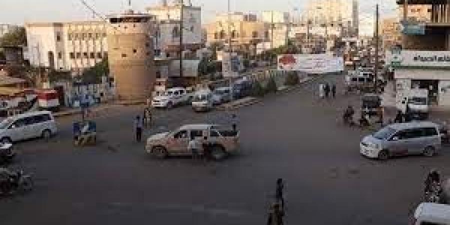 اخبار اليمن | عاجل مع الاسم : تصفية أحد مشايخ عبيدة في سوق السلاح بمأرب