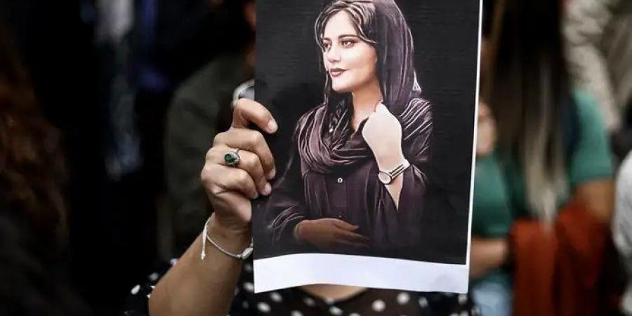 اخبار اليمن | عام على وفاة مهسا أميني.. كيف غيرت الاحتجاجات الوضع في إيران؟