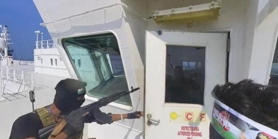 اخبار اليمن | مليشيا الحوثي : هذا ما حدث في مناطق سيطرة الشرعية بعد اختطاف سفينة في البحر الأحمر