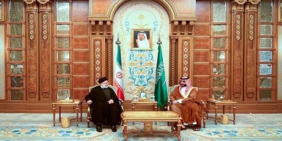 الرئيس الإيراني إبراهيم رئيسي يلتقي ولي العهد السعودي محمد بن سلمان