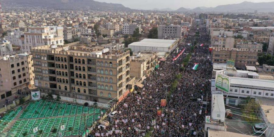 اخبار اليمن | تضامنا مع غزة .. مليشيا الحوثي تنظم مظاهرات كبيرة في صنعاء
