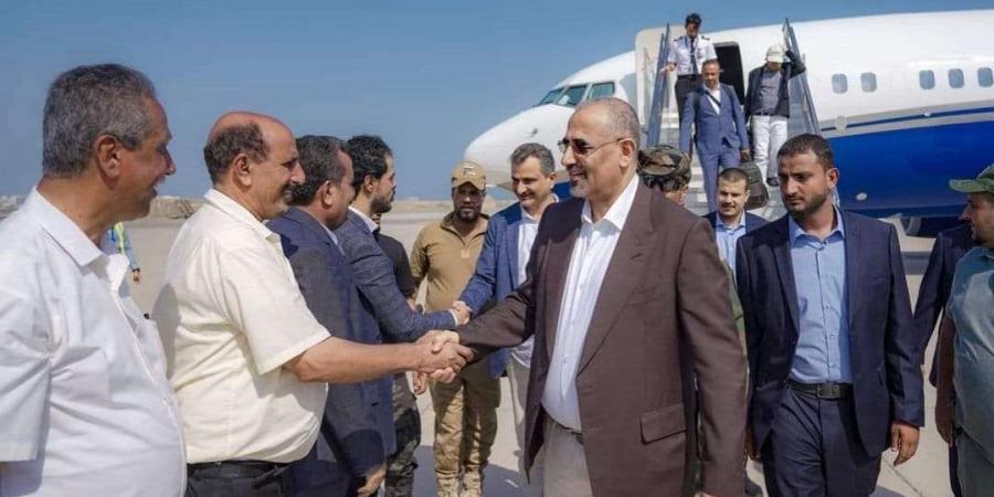 اخبار اليمن | وردنا الان : وصول اللواء عيدروس الزبيدي ومحافظ عدن احمد حامد لملس الى عدن