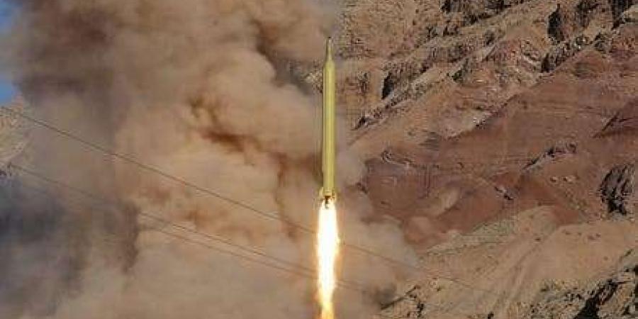 اخبار اليمن | شاهد لحظة إطلاق صاروخ بالستي من صنعاء