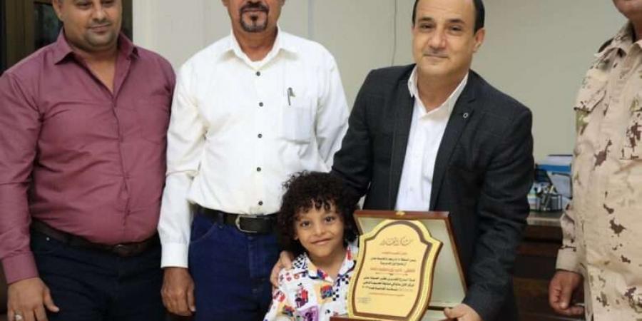 مدير عام دارسعد يكرم الطفل ذي يزن بعد فوزه بالمركز الأول عالميًا في مسابقة الحساب الذهني منذ ساعة واحدة