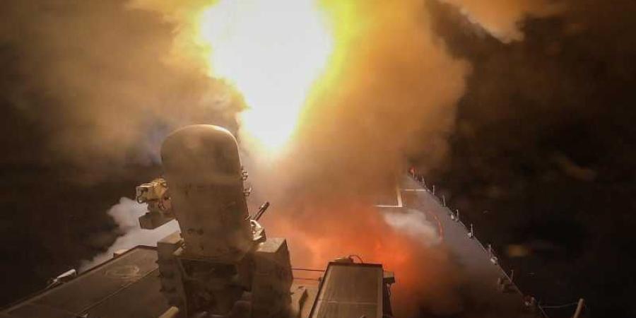 اخبار اليمن | عاجل: إعلان أمريكي عن تدمير 5 سفن مسطحة في البحر الأحمر وهجوم حوثي بالطيران المسير