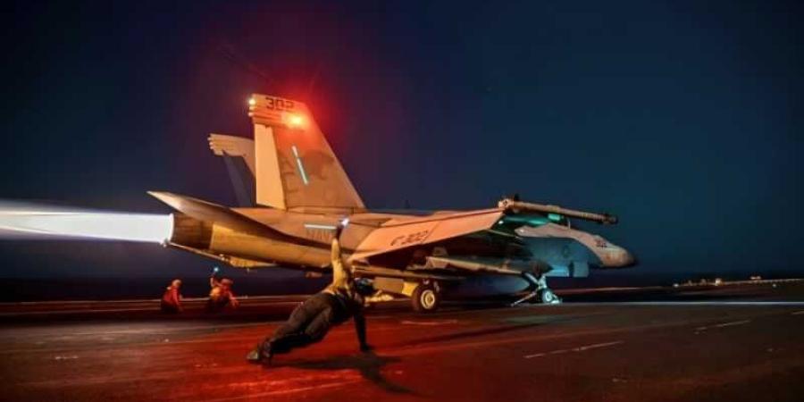 اخبار اليمن | غارات أمريكية جديدة تستهدف مطار الحديدة