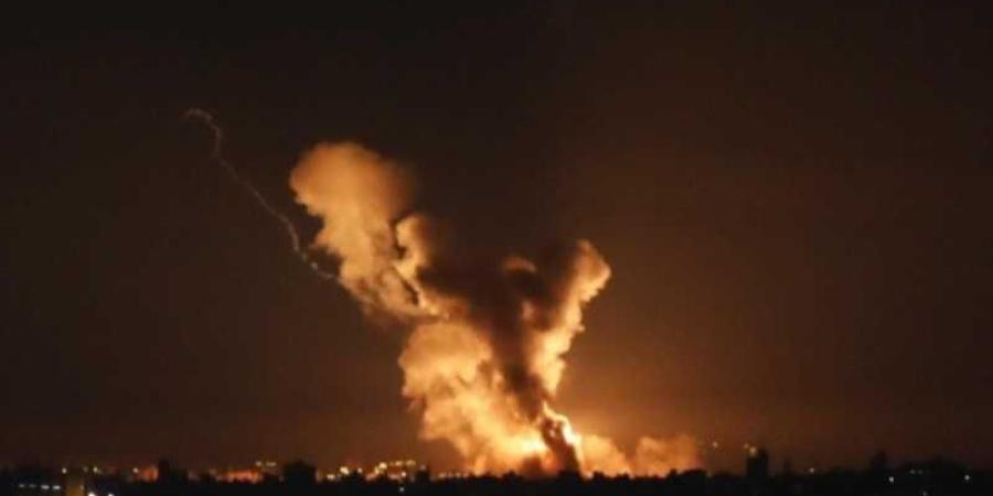 اخبار اليمن | قصف أمريكي جديد على مطار الحديدة الدولي