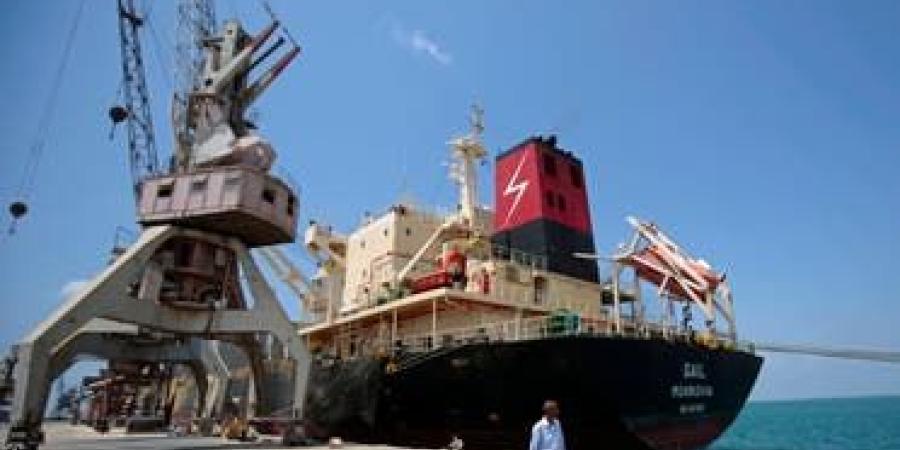 أمبري للأمن البحري: لدينا معلومات عن هجوم بصاروخ قبالة ميناء الحديدة اليمني
